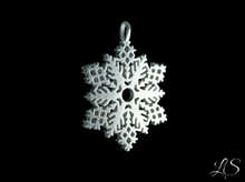 Load image into Gallery viewer, Snowflake necklace