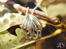 Load image into Gallery viewer, Tiara necklace