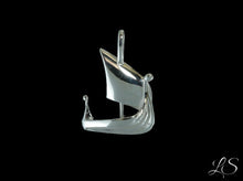 Load image into Gallery viewer, Feminine Viking silver necklace